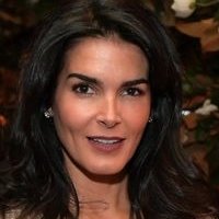 Angie Harmon Nude