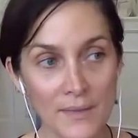 Carrie-Anne Moss Nude