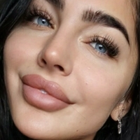 Emily Rinaudo Nude