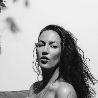 Kinnie Starr Nude