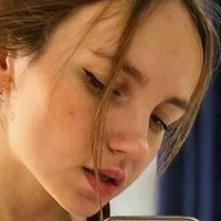 Lizzy Milks Nude