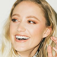 Maika Monroe Nude
