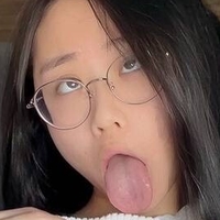 urshortie Nude