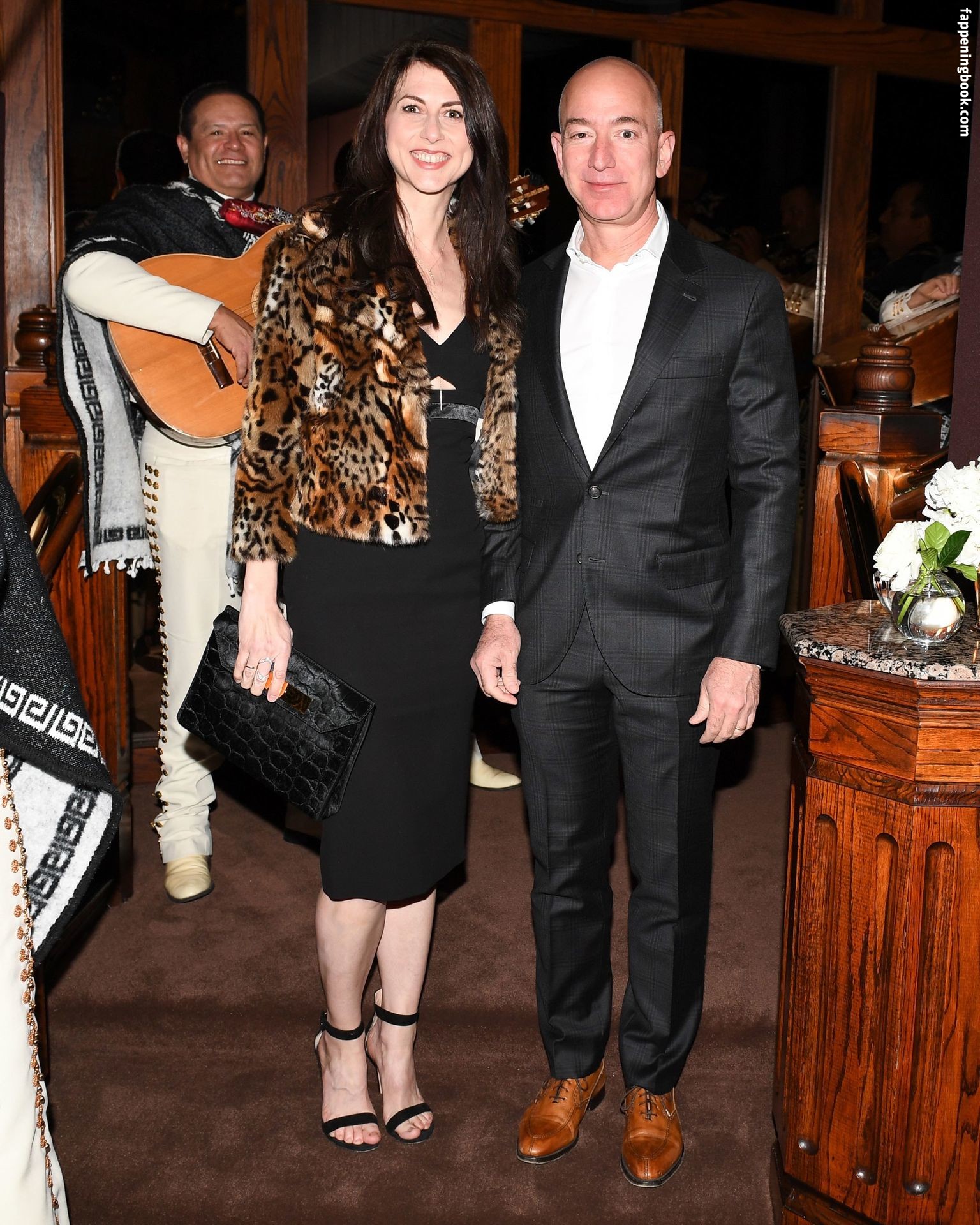 MacKenzie Scott Nude, OnlyFans Leaks, Fappening - FappeningBook